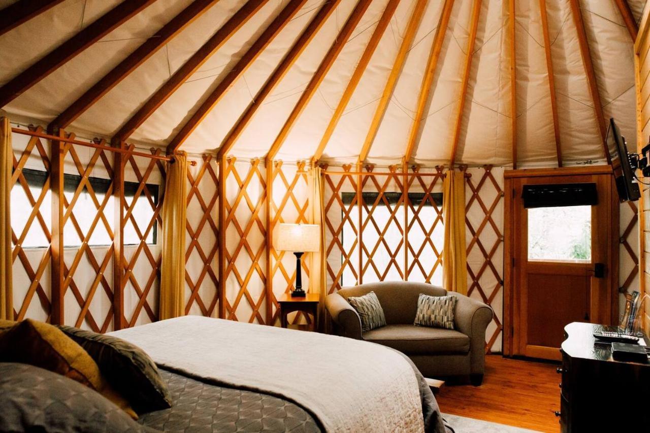 Tuckaseegee @ Sky Ridge Yurts Bryson City Exterior photo